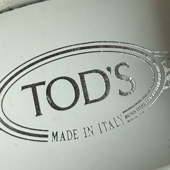 Tod’s women’s Kate light gray and black leather slip on shoes size 39  US 9 - Picture 9 of 10